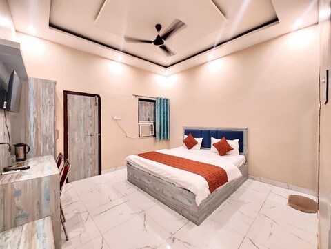Goroomgo Vrrinda Home Stay Varanasi Indian Only