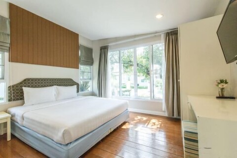 Bangsaen Heritage Hotel