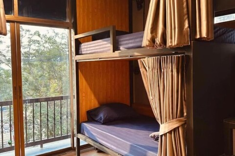 Friends Station Hostel & Cafe