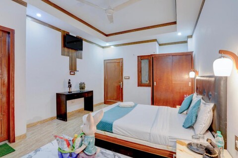 Hotel Sarvwaya Inn, Saket