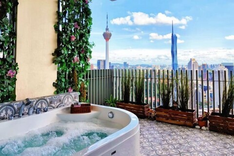 Penthouse Sky Jacuzzi @ KL City, Malaysia