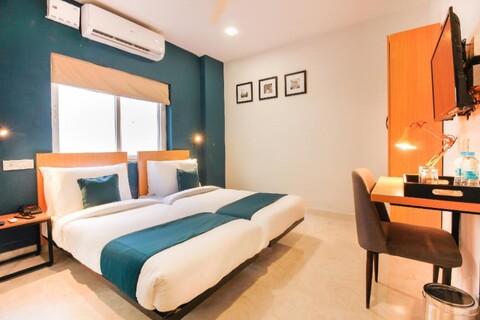 OYO SilverKey 62075 Sanath Nagar