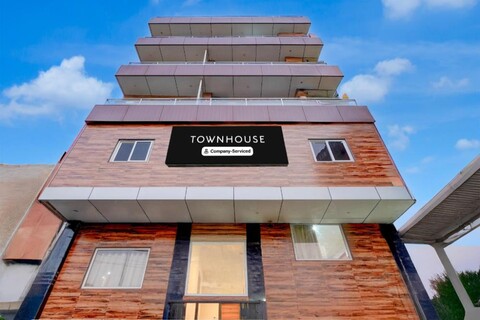 Super Townhouse Varanasi Cantonment Formerly Ayushman Inn