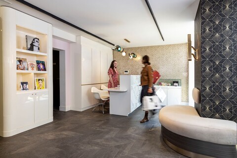 누드 파리 호텔 - 컬러 비전