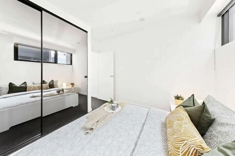 Cozy Apartment on Bourke St, Steps from Chinatown