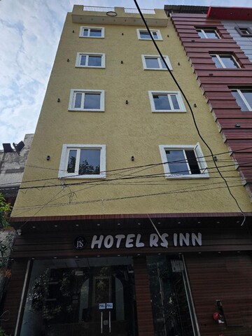 Hotel R S Inn