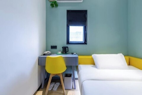 100 Inn (Zhoupu Wanda)