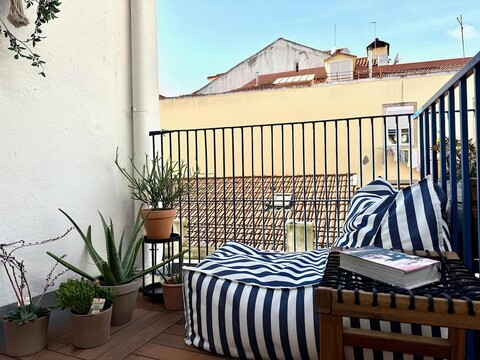 바이샤 알파마, 문 앞에 테라스 및 에어컨