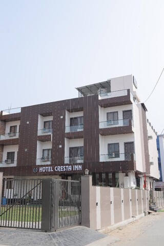 HOTEL CRESTA INN