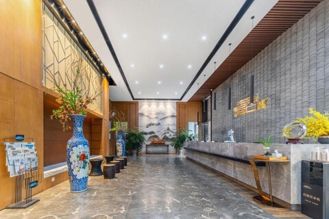 Wuhan Weijia Qingshe Hotel (Wuhan South Lake Polytechnic University)