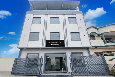Townhouse by OYO GT Road Amritsar Near Fortis Hospital