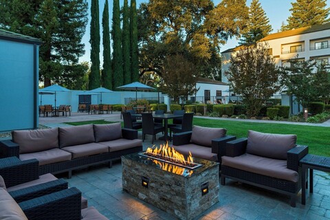 코트야드 바이 메리어트 새크라멘토 에어포트 나토마스