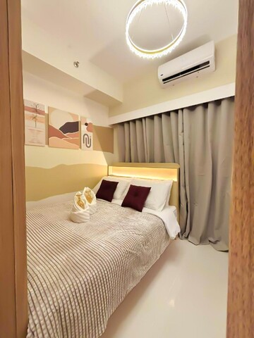 Scarlet Sanctuary  l RED RES B01 - 2509