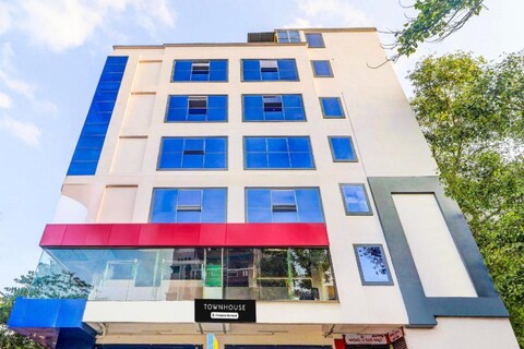 Super Townhouse SR Nagar Near RCC Premier