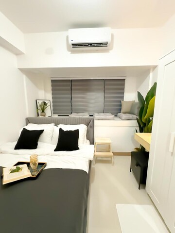 White aesthetic l LUSH B01-1912