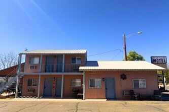 Travelers Motel