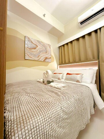 Love Stay @ Red l WiFi + Netflixl RED RES B01-2232