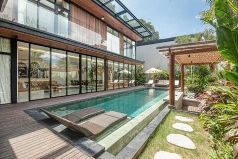 Modern 5br Villa, 400m to beach of Cafe Del Mar