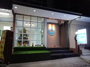 เคทู เกสเฮาส์ (K2 Guesthouse)