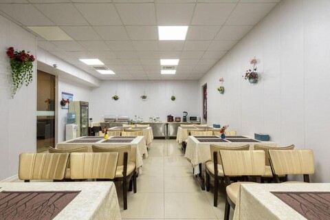 U-FREE Hotel (Jiading Jialuo Road)