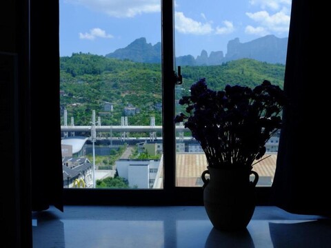 Huanlesong Holiday Apartment (Railway Station, Tianmen Mountain)