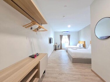 Miilehill Hotel By Maco at JB Town Center