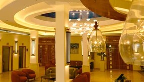Aristocrat Hotel Glatt Kosher