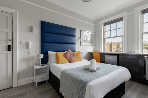 하이 스트리트 켄싱턴 중심의 아파트먼트