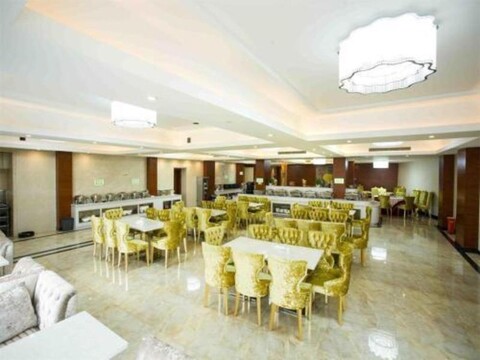 Vienna International Hongqiao Hub Malu