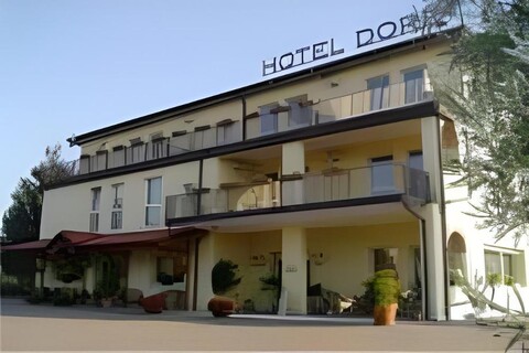 Hotel Dore