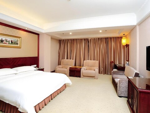 Vienna Hotel (Shenzhen Longhua Qinghu Road Branch