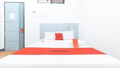 레드도어즈 @ CAA 로드 라스 피나스