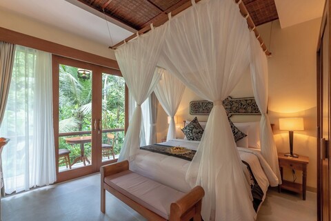 더 컴퍼스 로즈 우붓