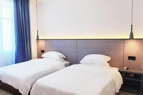 Wuyang Hotel (Danzhou Bus Station)