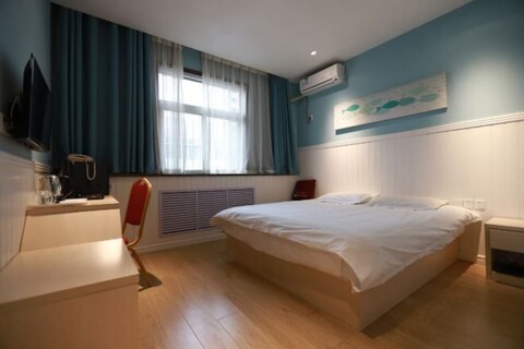 Fanke Hotel (Jinan Railway Station South Square Branch )