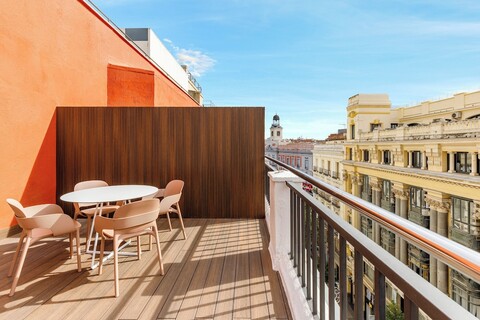 프티 팔라세 푸에르타 델 솔