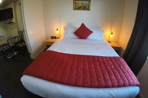 Colonial Village Motel