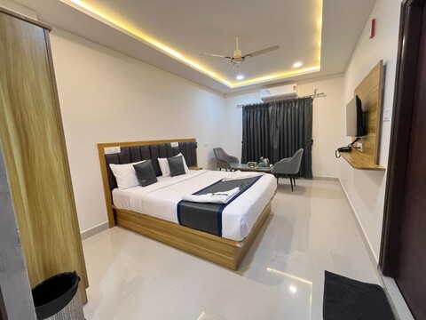 Hotel Vamshi Elite