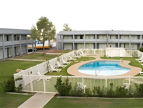 EZ8 모텔 에어포트