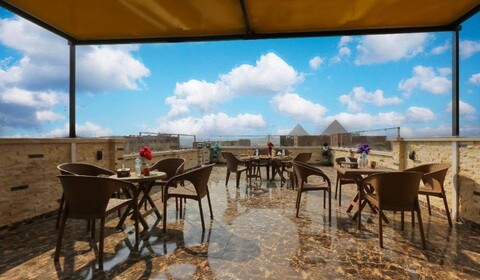 Jiwar Pyramids view inn & Jacuzzi 