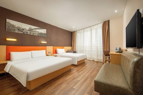 7 Days Premium (Nanjing Xinjiekou Metro Station)