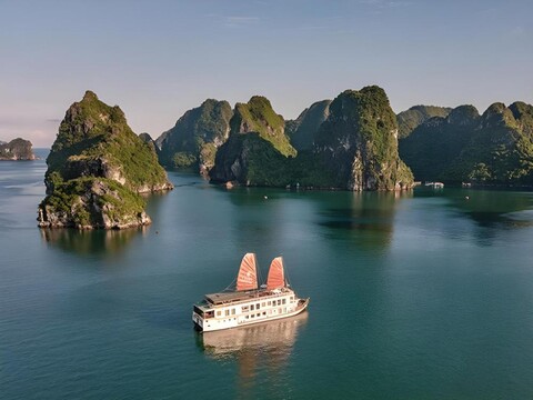 Heritage Line Violet Cruise - Ha Long Bay and Bai Tu Long
