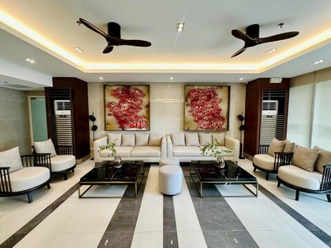 Modern Elegance  WiFi + Netflix I RED RES B01-2514