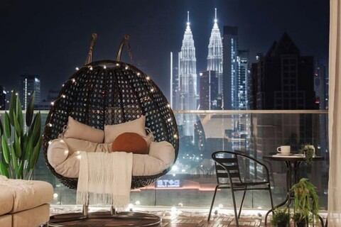 Breathtaking City Skyline View Residence near PWTC