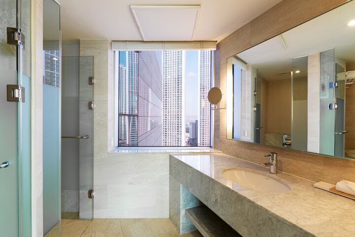 room detail thumbnail 2