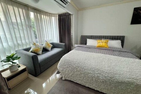 Cozy Studio on Nimman 8/ Walk to Cafes & Nightlife