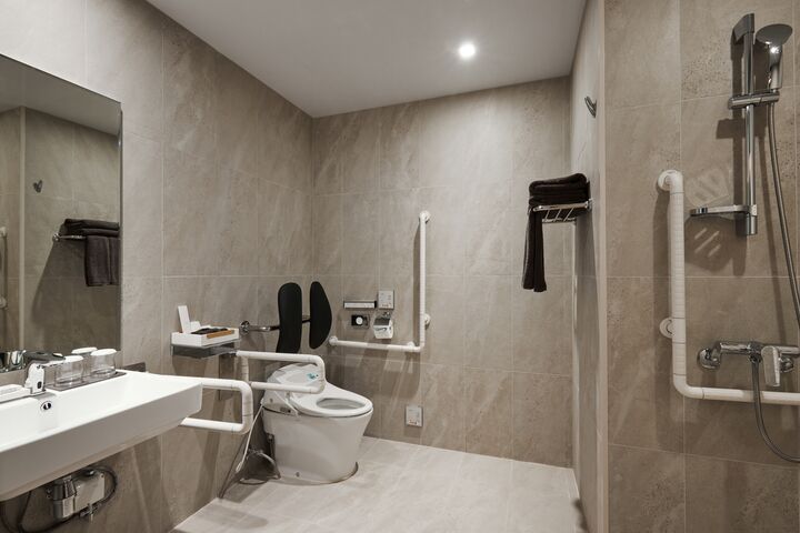 room detail thumbnail 1