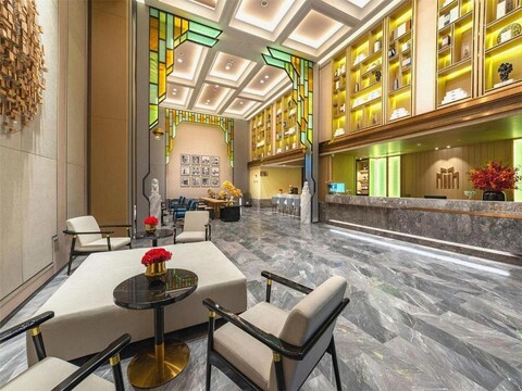 Metropolis Hotel