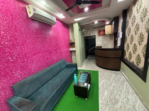 Hotel Lakhdatar Palace