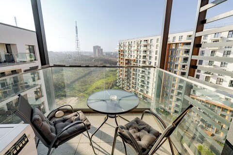 파르쿨루이20 아파트, 로멕스포 헤라스트라우 근처